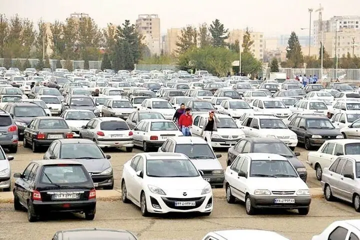 سقوط سنگین قیمت خودروهای وارداتی| برخی خودروها تا ۲ میلیارد ارزان شدند