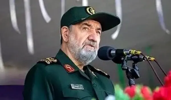 محسن رضایی: پاسخ هر شلیک و تجاوزی، رگبار موشک و پهپاد است