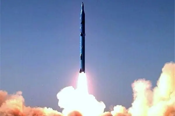 فیلمی از اولین شلیک موشکی ایران با صدای شهید تهرانی مقدم در سال ۱۳۶۳