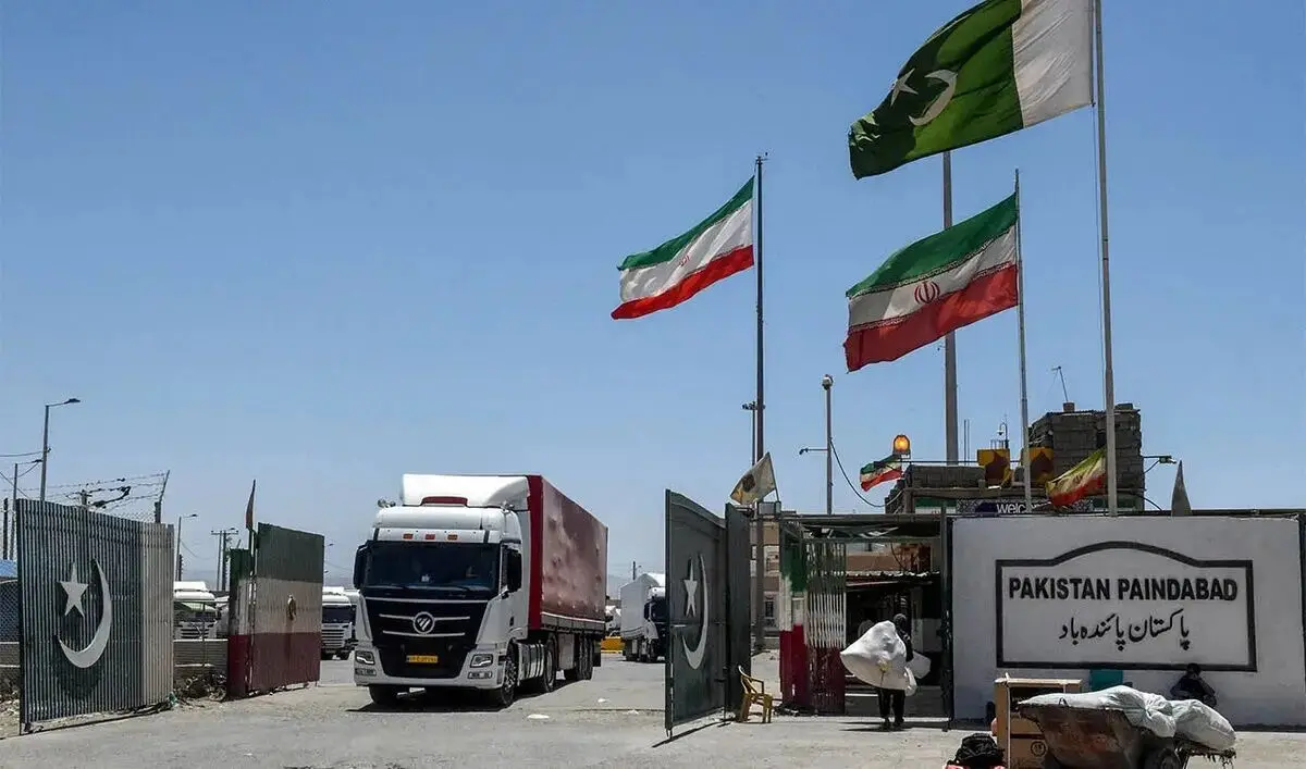 آمریکا به‌دنبال محدود کردن راه‌های تجارت ایران؛ کامیون‌ها پشت مرزها متوقف شدند