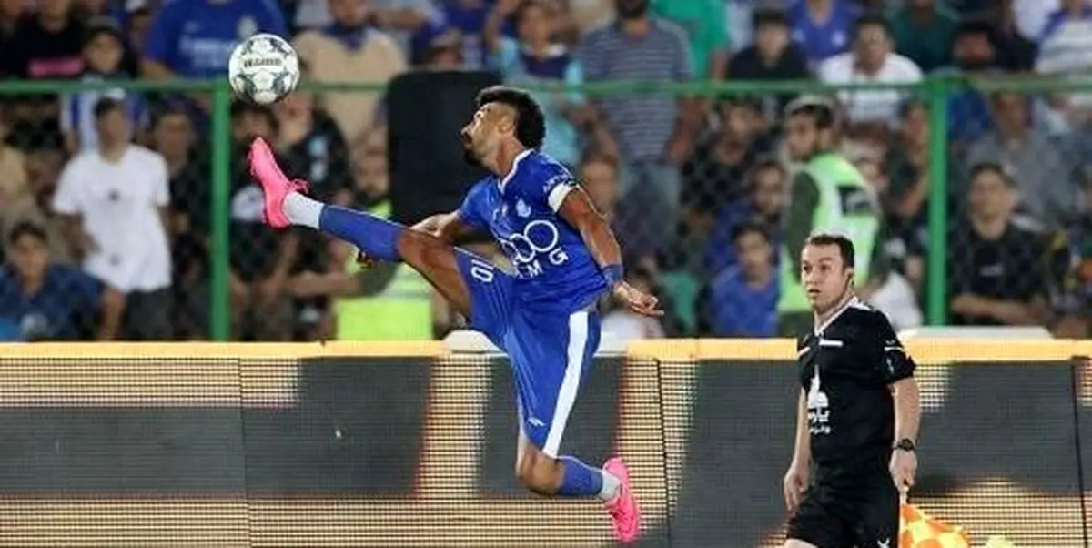 باورنکردنی! پرش فوق‌العاده رامین رضائیان، هواداران استقلال را به وجد آورد + عکس