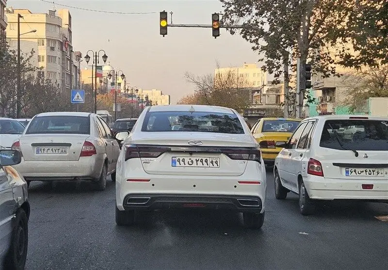 پلاک‌های رند ممنوع‌اند یا فروشی؟