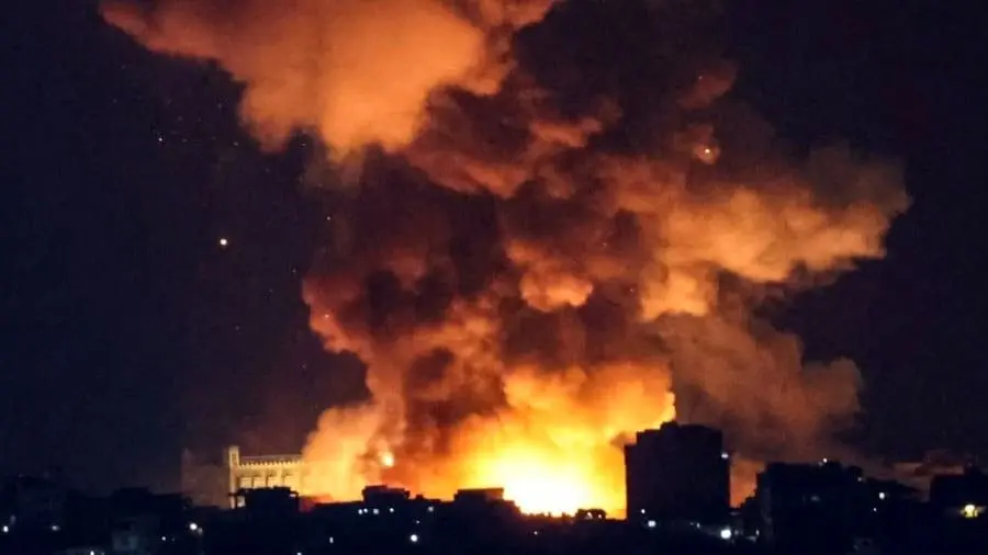 فیلم لحظه حمله به انبار نفت شمالغرب تهران ؛ روایت شنیده نشده از فداکاری پرسنل | ارتفاع شعله ها به ۳۰ متر می رسید