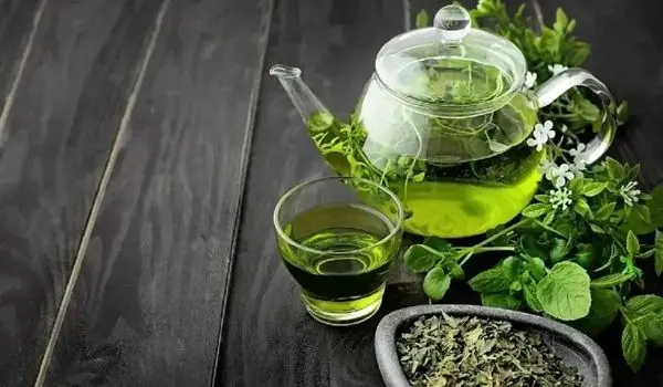 چه کسانی نباید چای سبز بخورند؟
