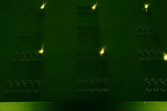 "اپل" آیفون‌ها و اپل واچ‌ها را با چاپ 3بعدی می‌سازد
