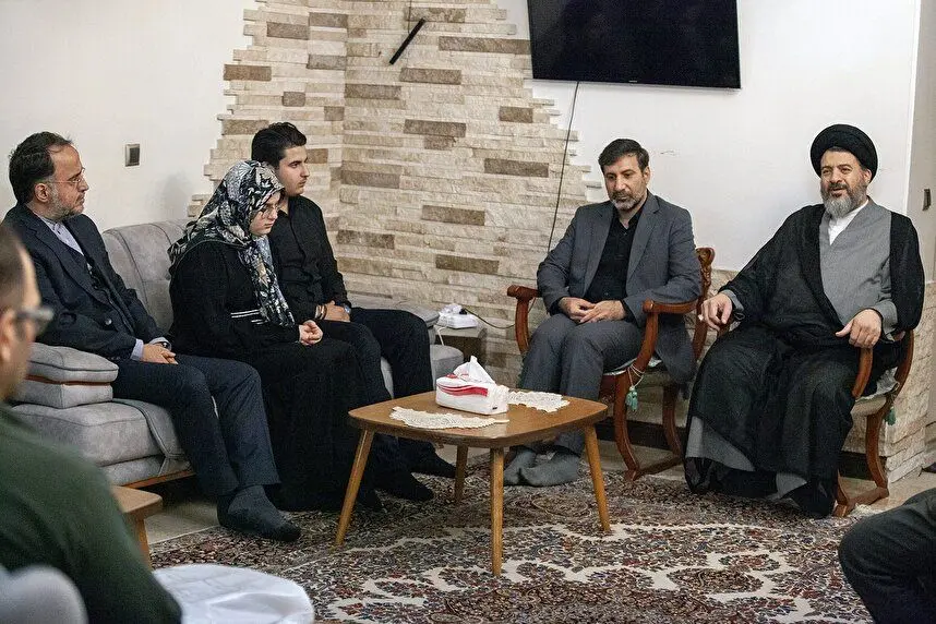 گرامیداشت ۲۵ سال خدمت انتخاباتی شهیده «الهه‌سادات میرشفیعیان» در شب شهادت حضرت زهرا (س)؛ بانویی که دغدغه‌اش دین و وطن بود