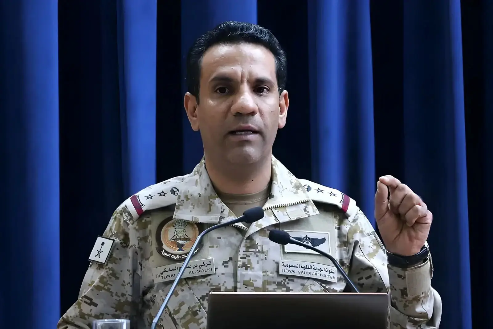 ۲۰ حمله حوثی‌ها به فرودگاه ملک خالد عربستان؛ چند نفر کشته شدند؟
