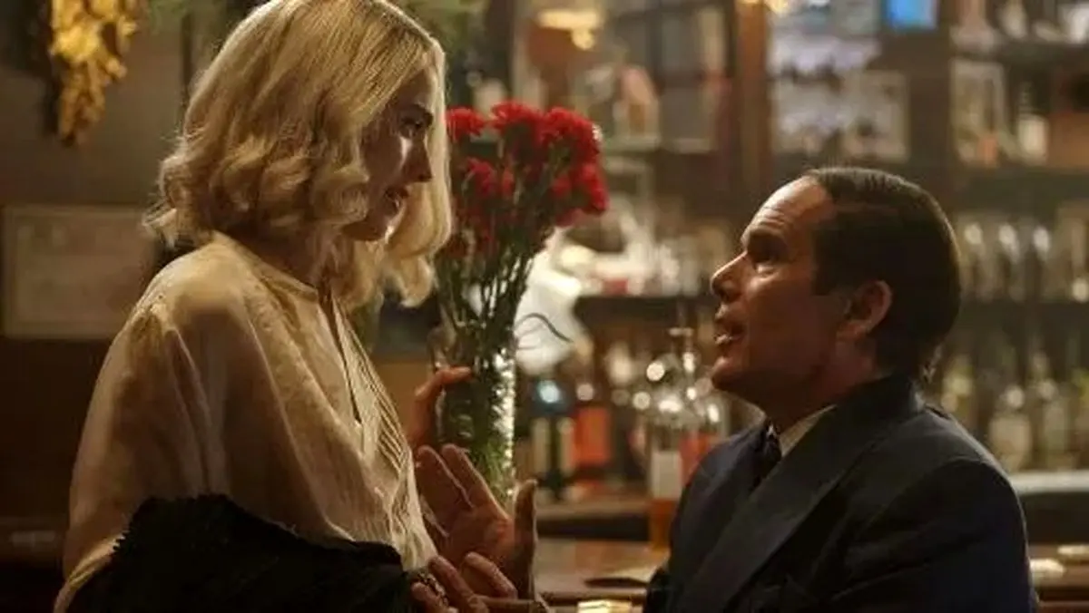 نقد فیلم ماه آبی Blue Moon 2025: عطش عشق! + معرفی