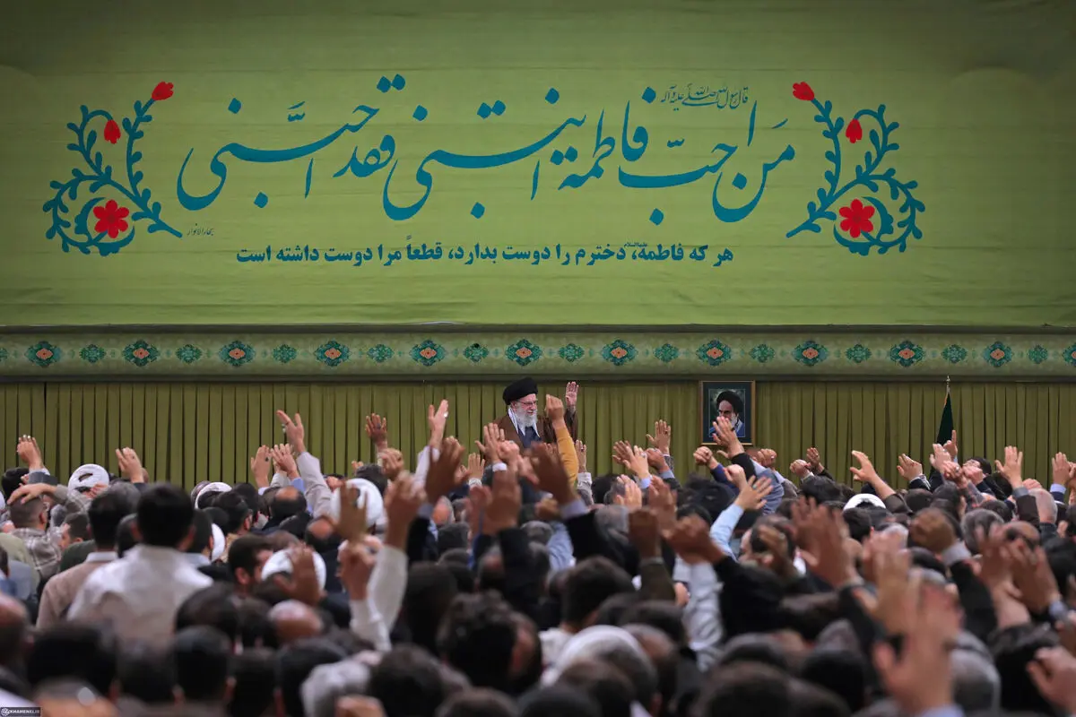 مراسم سه ساعته جشن میلاد حضرت زهرا سلام‌الله‌علیها در حسینیه امام خمینی(ره) با حضور رهبر انقلاب
