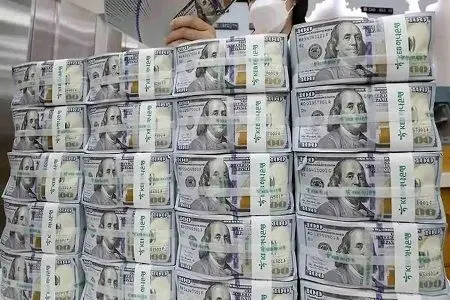 قیمت دلار در بازار آزاد به ۷۲ هزار تومان می‌رسد؟