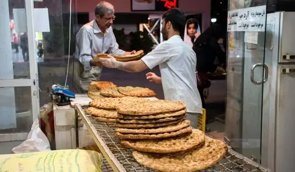 در ایران بر سر دستمزد مردم انگلیس دعوا شد!