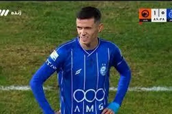 گل یاسر آسانی در بازی استقلال - پادیاب به درگیری منجر شد!