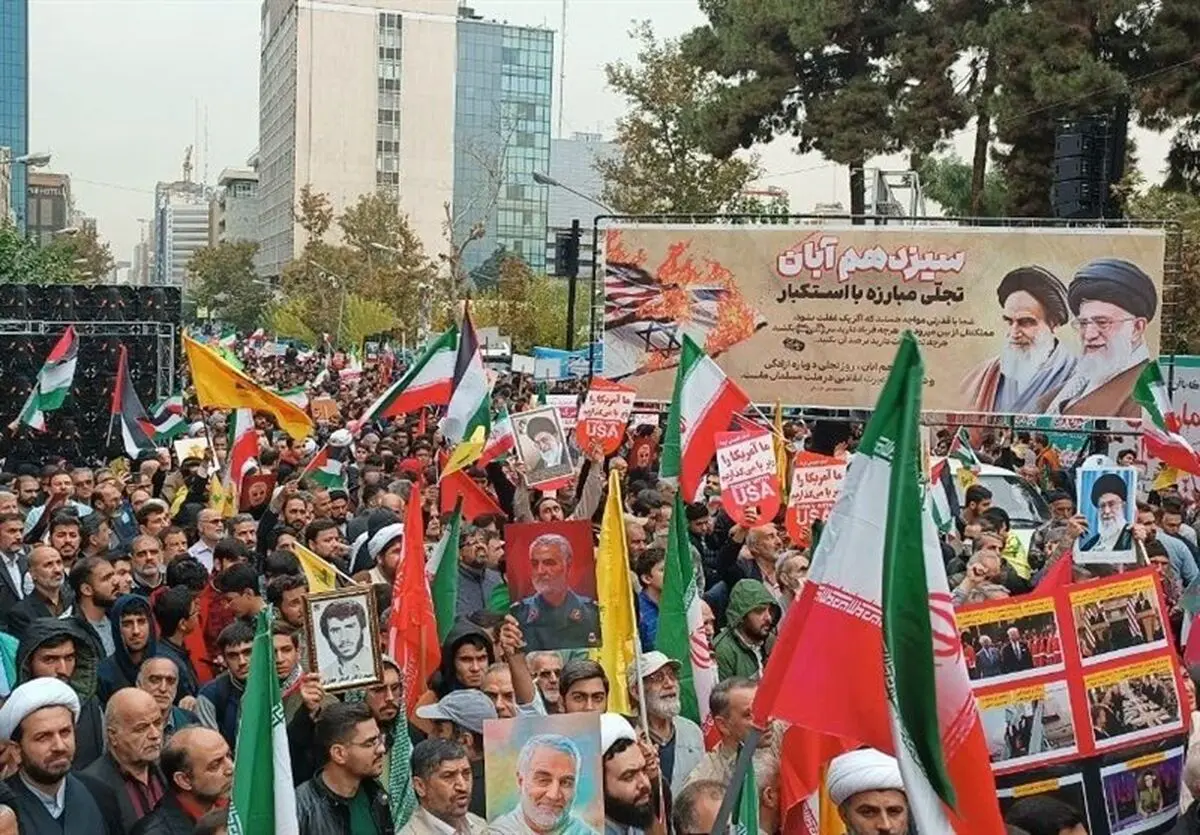 حضور پرشور مردم پایتخت در راهپیمایی یوم‌الله ۱۳ آبان+عکس
