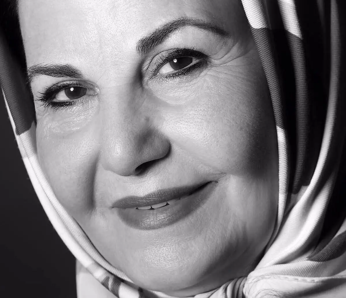 عکس-چک مسعود کیمیایی به بانو پوری بنایی برای فیلم قیصر
