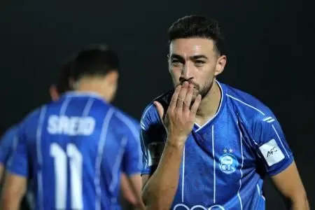 ستاره استقلال: با مسی هم‌بازی بودم