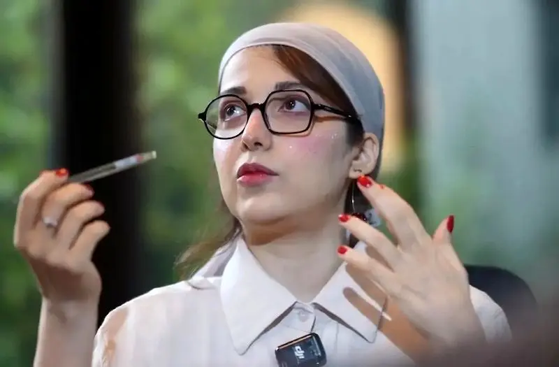 روشنک گرامی متنبه شد!