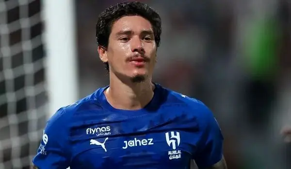 کریم ستاره لیورپول را خط زد