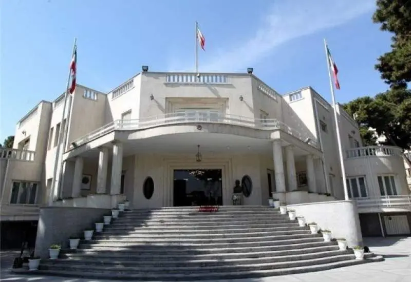 تیپ متفاوت معاون پزشکیان
