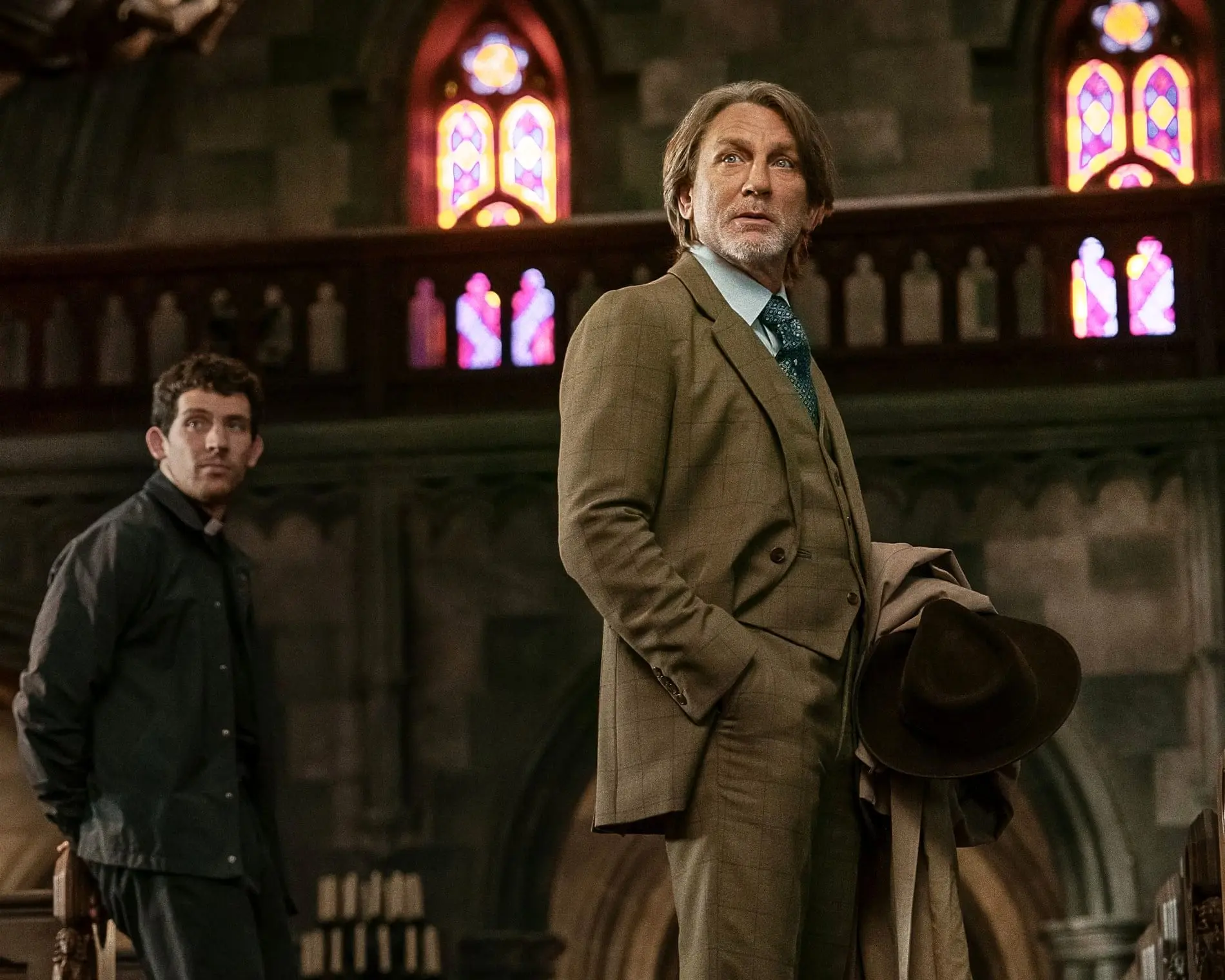 بررسی فیلم Wake Up Dead Man: A Knives Out Mystery – درخشش دوباره جاش اوکانر در معمایی کمیک و دلنشین