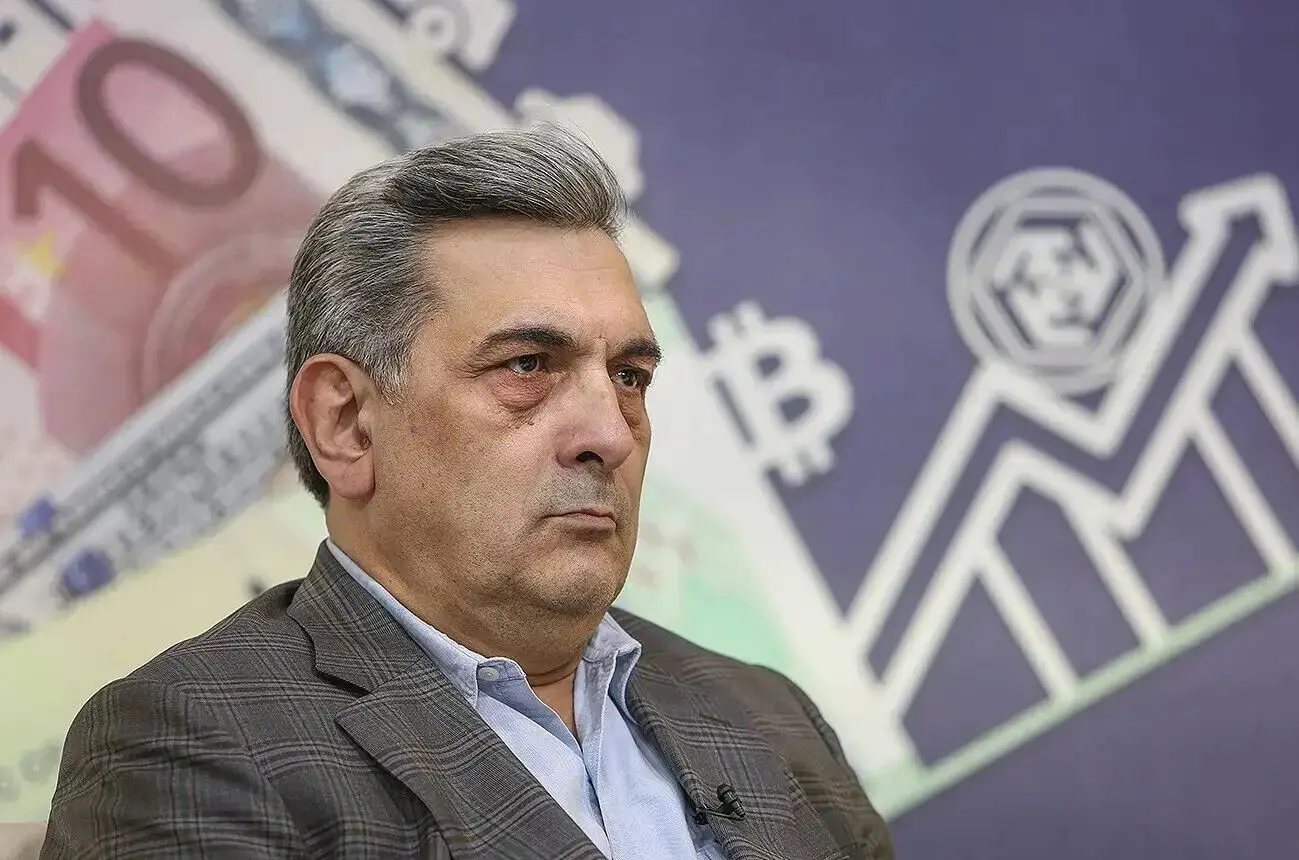 انتقاد پیروز حناچی از شهرداری: چرا از ظرفیت خود برای مهار گرانی استفاده نمی‌کنید؟