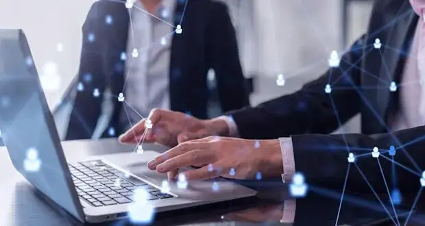 قطع اینترنت، قطع زندگی؛ روایت آدم‌هایی که کار و ارتباطشان آنلاین است