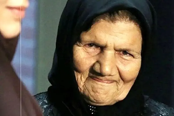 سفر در زمان؛ «عسل خاله» سریال پایتخت در کنار پسرش؛ سال 99