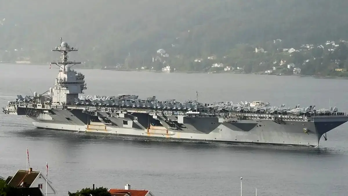 اعزام بزرگترین کشتی جنگی جهان به آب های نزدیک ونزوئلا | آیا آمریکا می خواهد مادورو را سرنگون کند؟