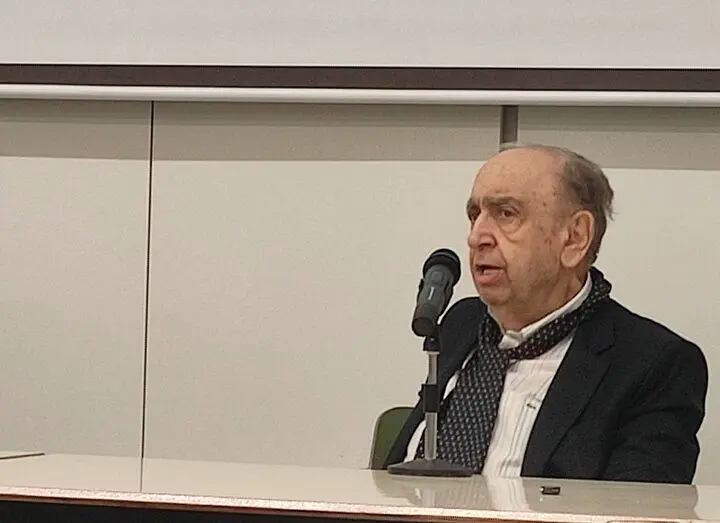 فرمان‌آرا درباره‌ احمد پژمان چه گفت؟