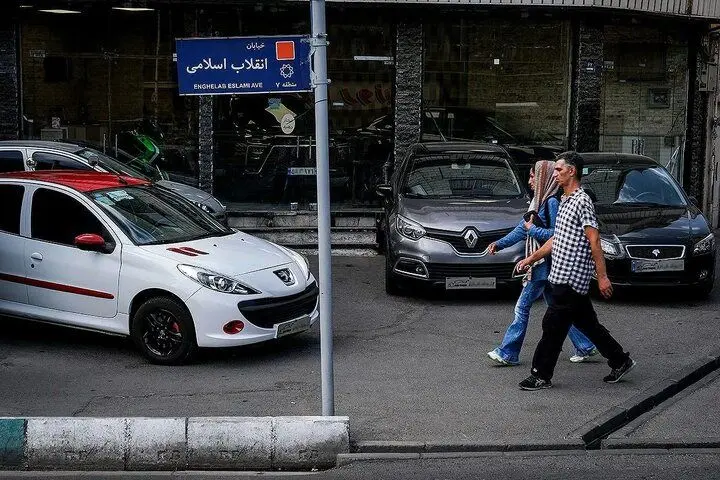 بازار خودرو روی دور تند تغییر قیمت افتاد