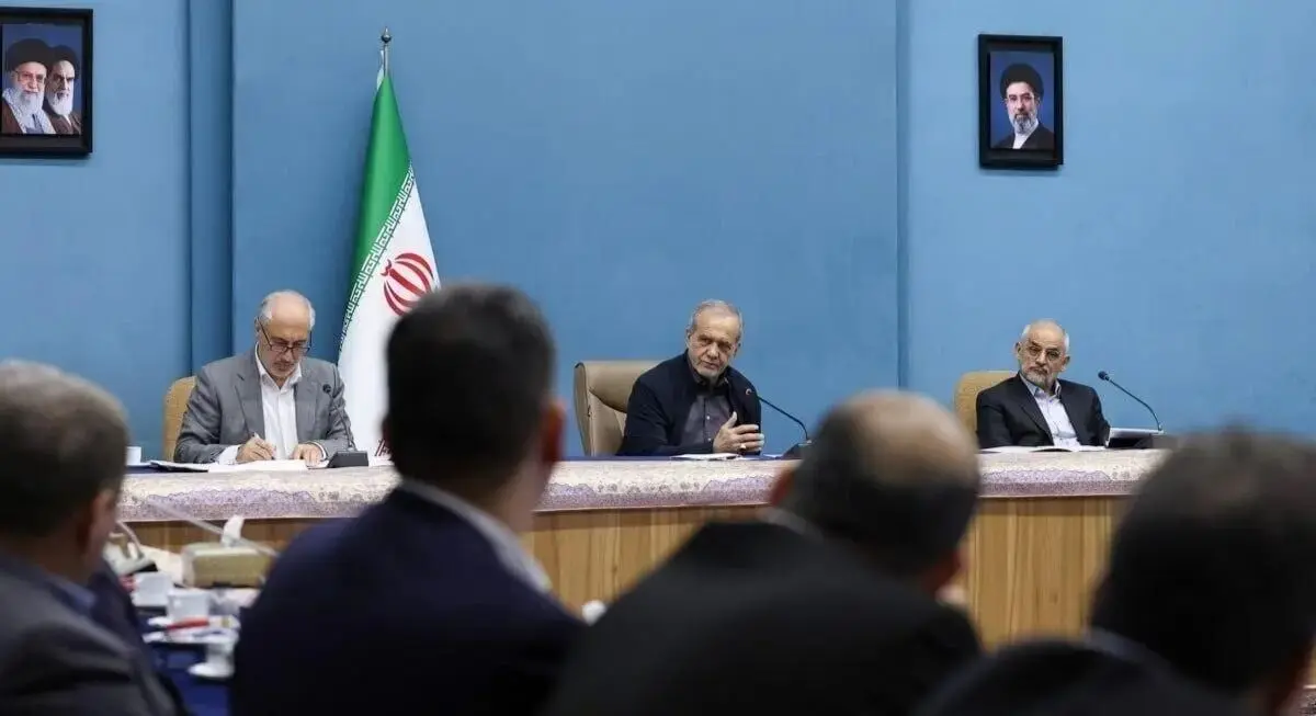 پزشکیان: موانع فعالیت کسب‌وکارها و تولیدکنندگان را برطرف می‌کنیم