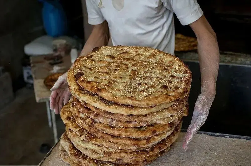 نان‌هایی که فروخته نمی‌شوند، اما آرد می‌گیرند!