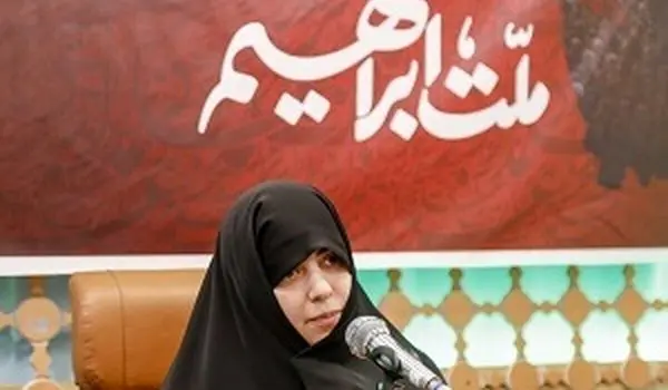 ریحانه رئیسی: بعد از شهادت پدرم در اندونزی سجاده نماز حاج آقا را در مسجد تکه تکه کردند و مردم با آن نماز خواندند