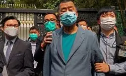 جیمی لای، غول رسانه‌ای و چهره برجسته دموکراسی‌خواه هنگ‌کنگ، به ۲۰ سال زندان محکوم شد