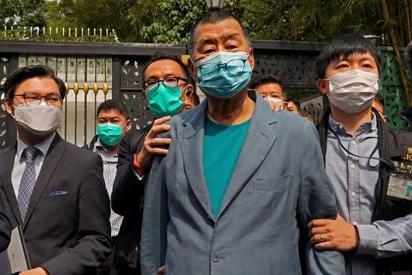 جیمی لای، غول رسانه‌ای و چهره برجسته دموکراسی‌خواه هنگ‌کنگ، به ۲۰ سال زندان محکوم شد