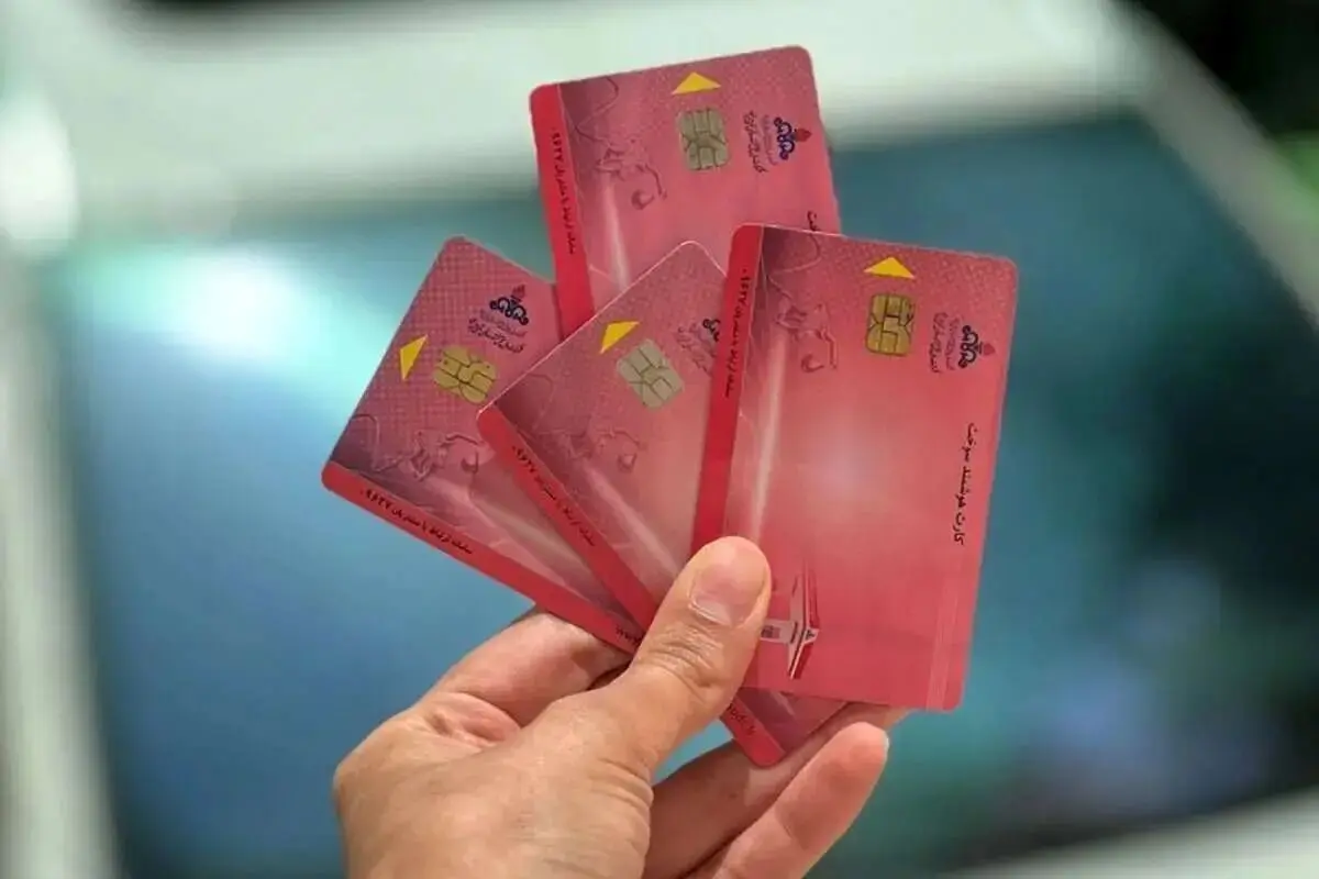 توقیف پژو ۴۰۵ با ۱۷۶ کارت سوخت در هرمزگان