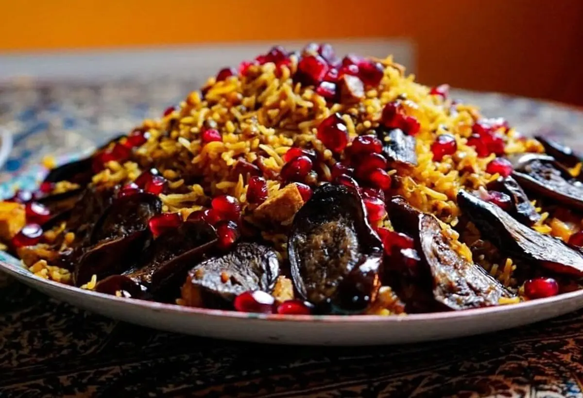 طرز تهیه انار پلو؛ غذای رنگی و خوشمزه یلدایی
