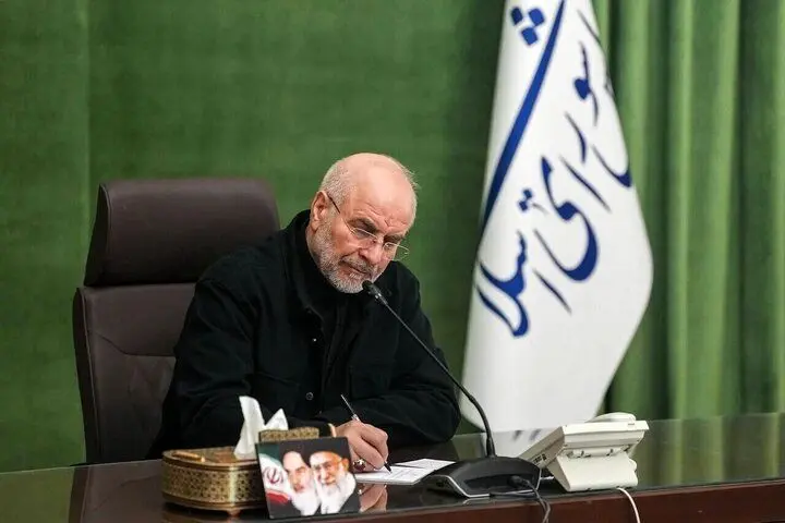 رئیس مجلس بودجه سال ۱۴۰۵ را ابلاغ کرد