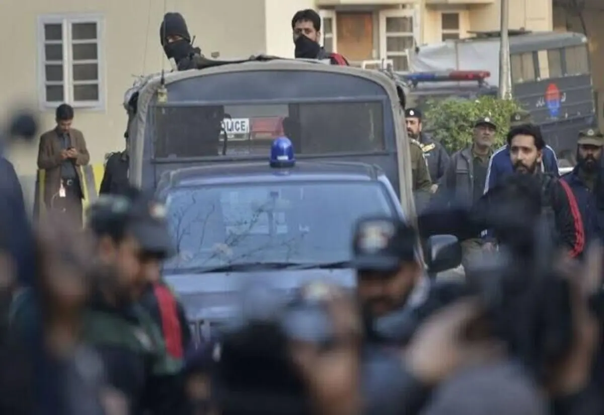 بازداشت ۱۲ تروریست و تکفیری در پاکستان
