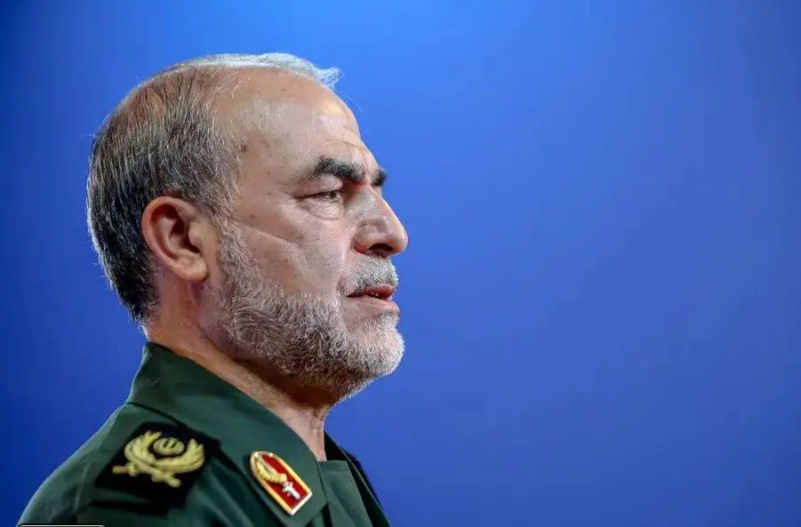 معاون سیاسی سپاه: کشور در میانه جنگ جهانی است