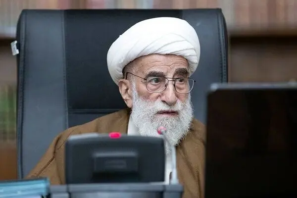 عکسی از حضور آیت الله جنتی در مراسم تشییع رهبر شهید انقلاب
