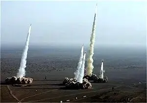 شلیک موشک‌های سپاه در آسمان مرکز و غرب ایران | مشاهده موشک در تهران، مشهد، خرم آباد، مهاباد اصفهان و سمنان +عکس