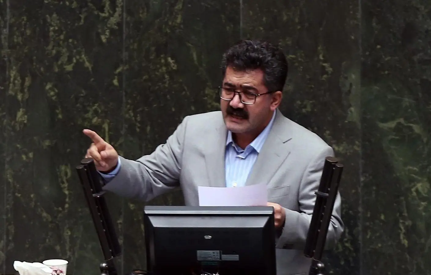 سخنرانی بسیار تند قسیم عثمانی درباره عهدشکنی پزشکیان | گردنتان را گرو گذاشتید اما الان دست کسی به گردن شما نمی‌رسد
